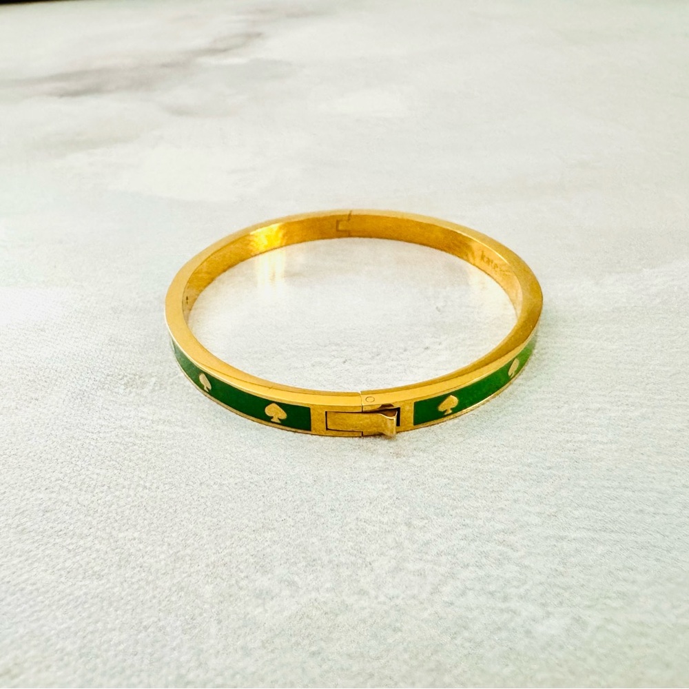 Kate Spade Green & Gold Enamel Spot The Spade Enamel Hinged Bangle Bracelet - Picture 6 of 12